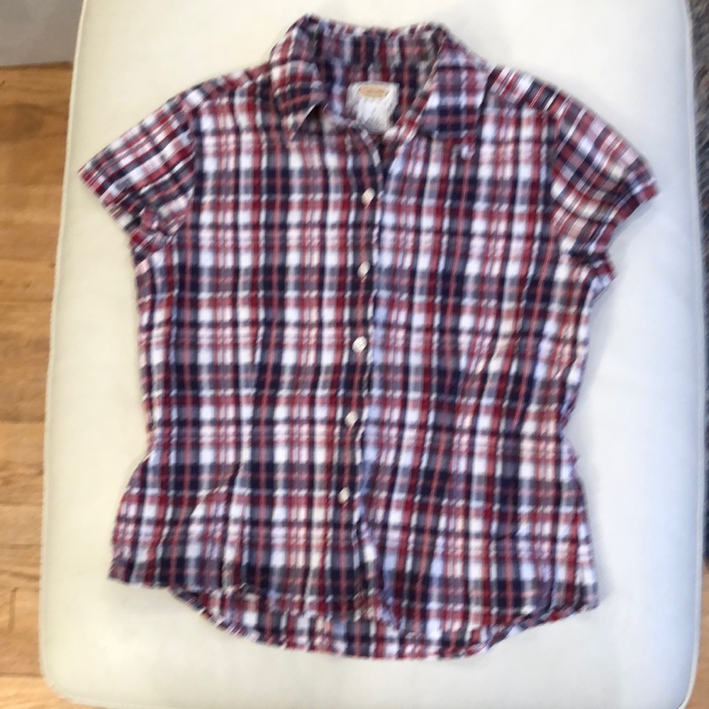 Talbots Petite red/white/blue seersucker button down shirt